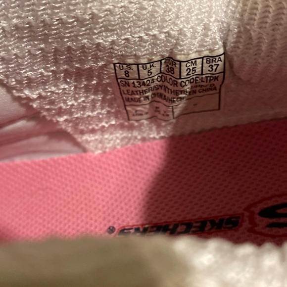 Limited Edition Skechers x Line Friends Pink Choco Sneakers - Picture 10 of 13